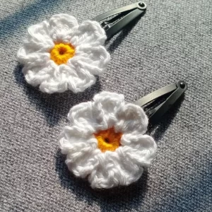 Handmade Crochet White Daisy Hair Clips in India