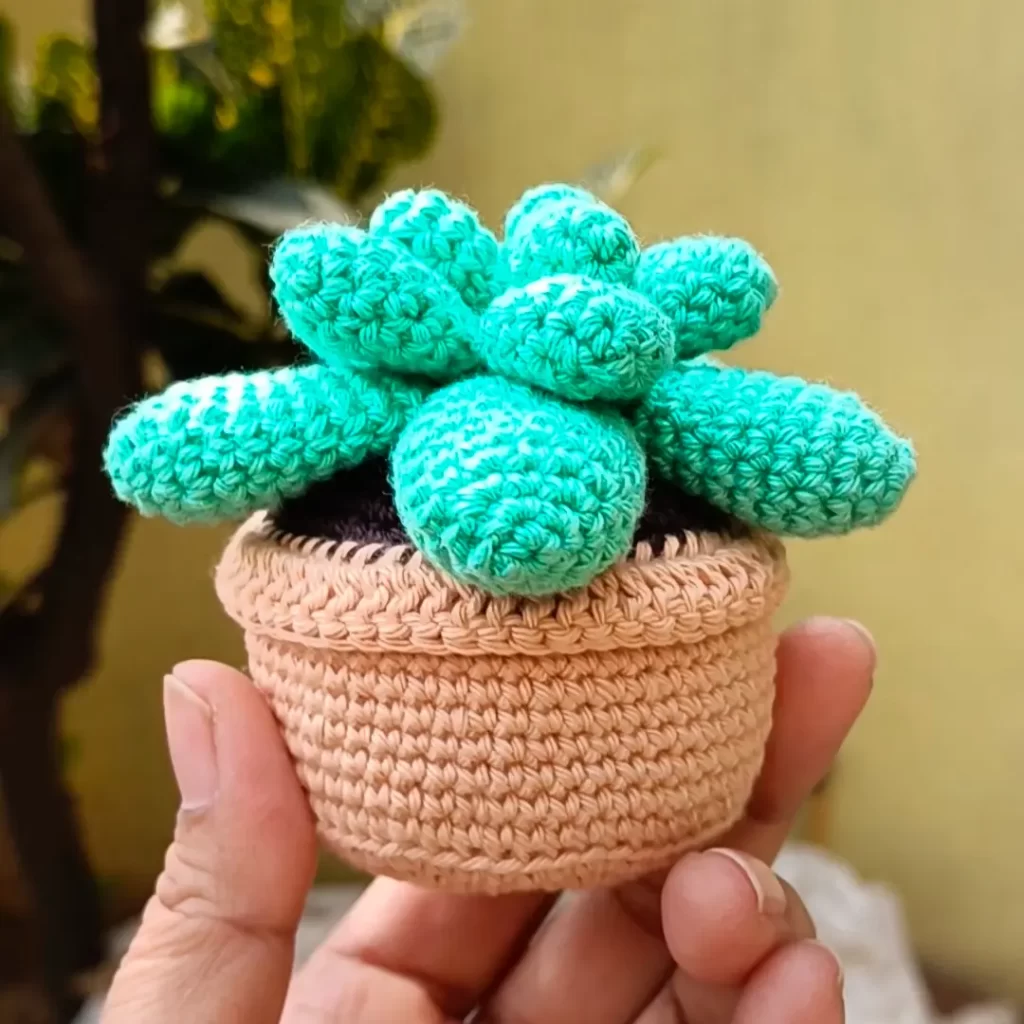 Handmade-Plant-Pot-in-India