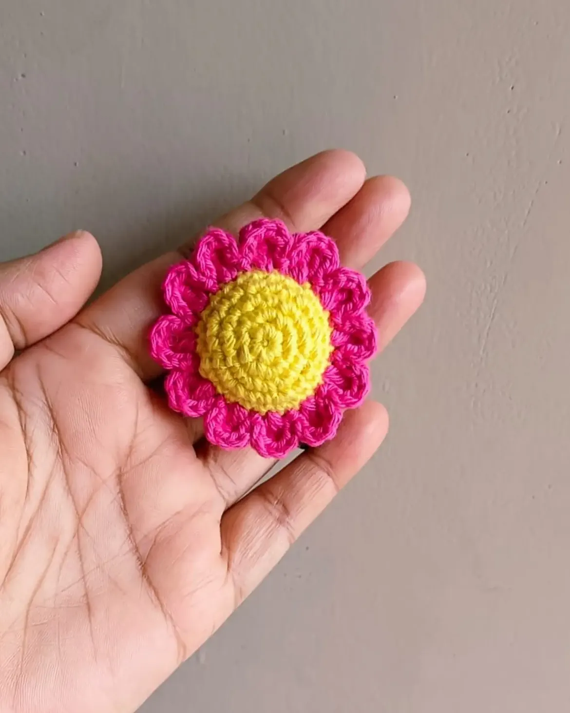 pink daisy crochet hair tie in india pink daisy crochet hair tie in india